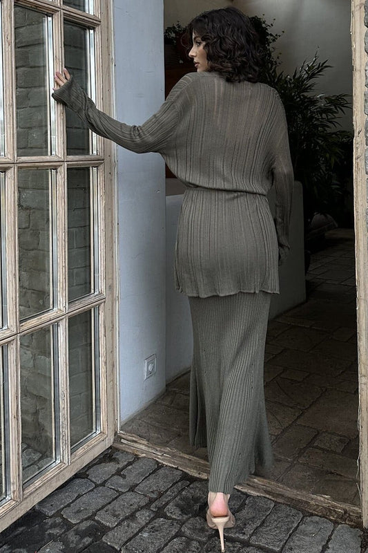 Dreiteiliges Set aus gerippter Vintage-Strickjacke und Camisole-Kleid