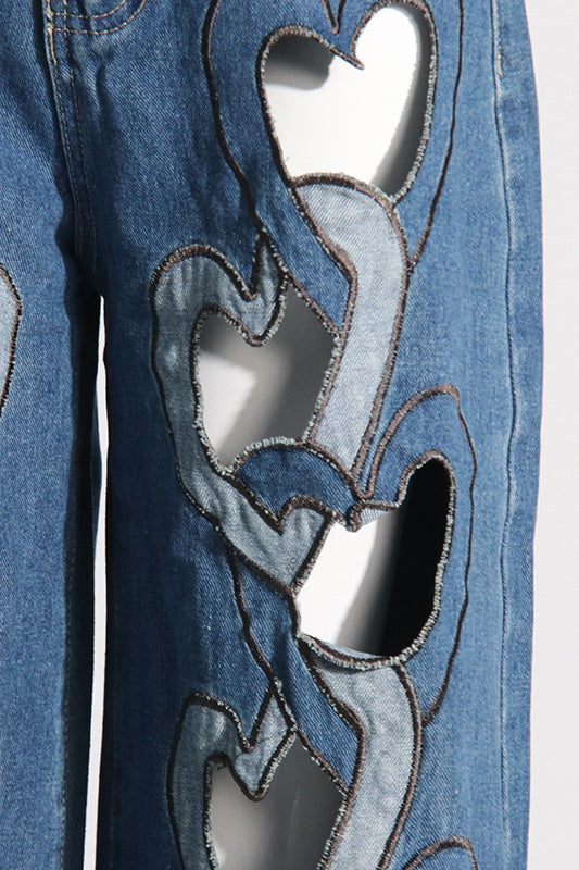 Jeans mit weitem Bein und hoher Taille und Herzausschnitt