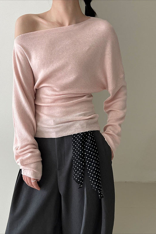 Taillenbetonendes, asymmetrisches Stricktop mit Schultern