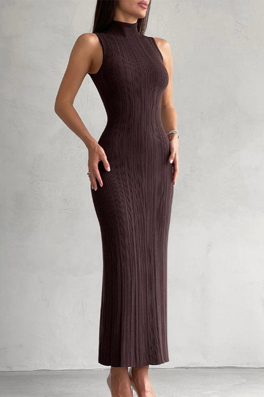Ärmelloses Strickkleid mit Rollkragen
