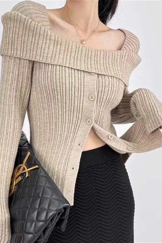 Weiches, schulterfreies, locker sitzendes, unregelmäßiges Stricktop