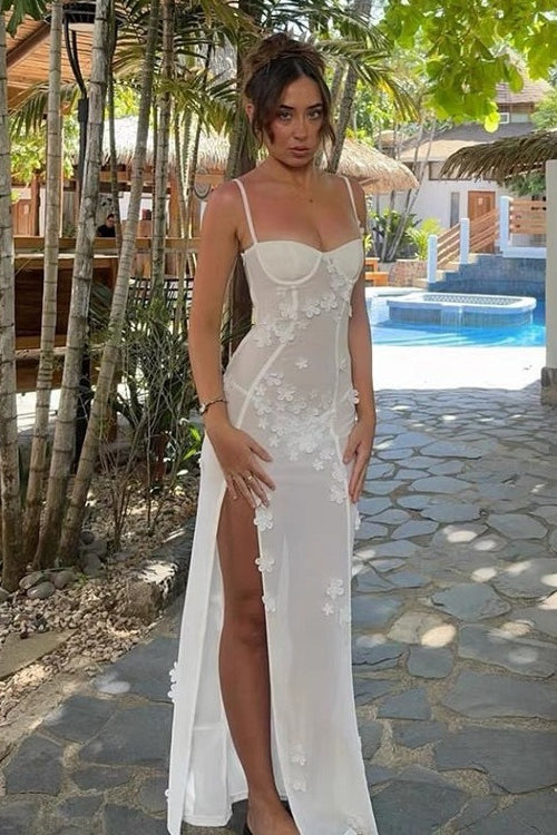 Maxikleid mit französischem 3D-Blumenmuster, Trägern und Taillenbund 