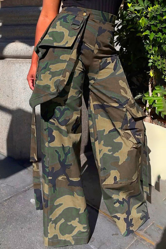 Lässige Cargohose mit mehreren Taschen und Camouflage-Muster