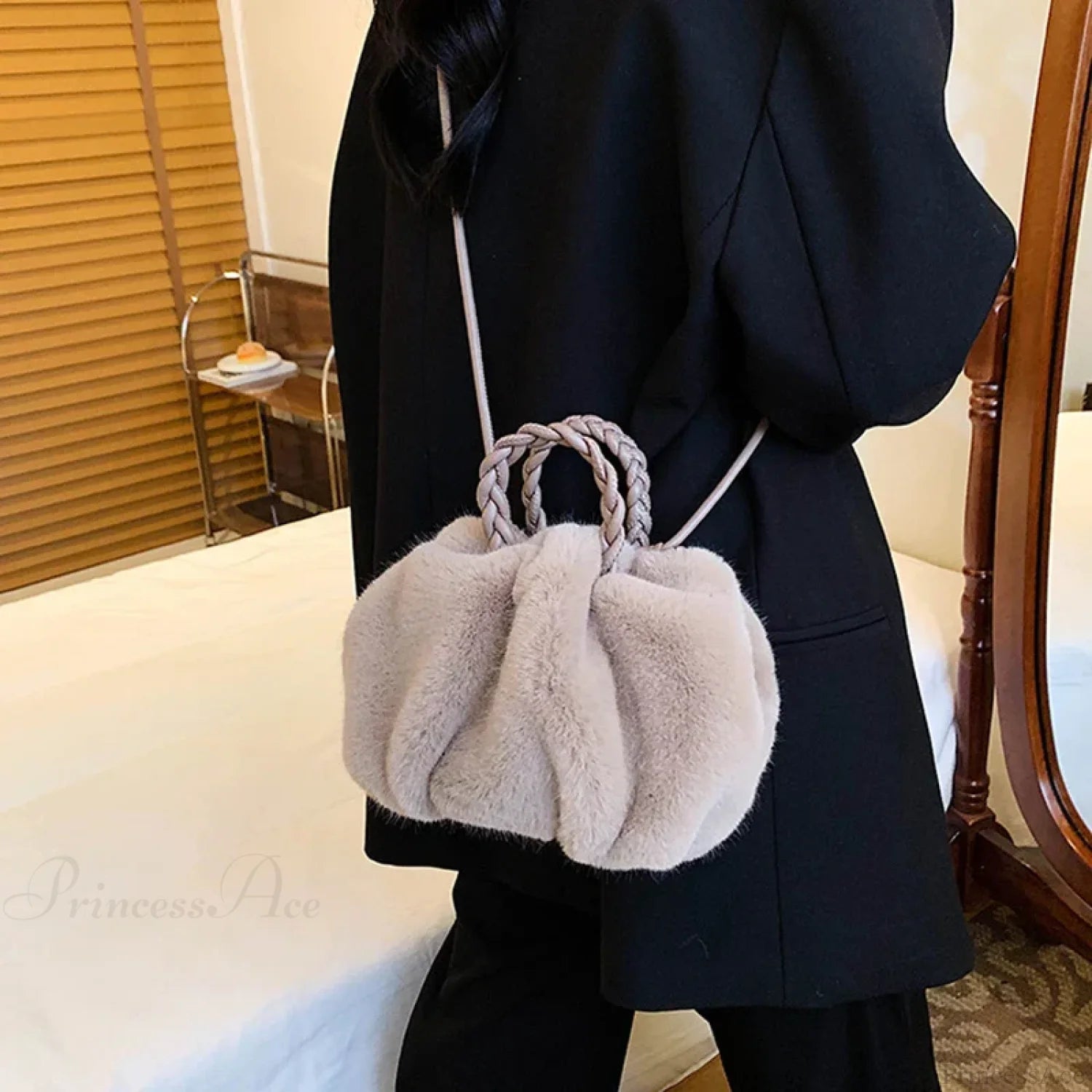 Autumn Winter Faux Fur Pleated Fashion Crossbody Shoulder Handbag handbag-250126