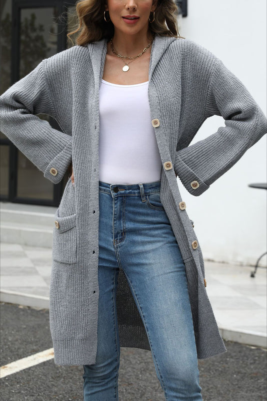 Locker sitzende Strickjacke in Volltonfarbe mit V-Ausschnitt