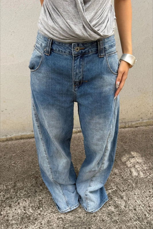 Layered Pocket Curved Seam Barrel Jeans