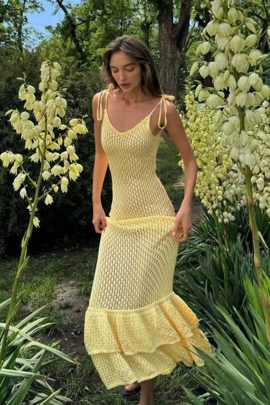Boho Rüschen-Strickkleid mit sexy Cut-outs, transparentem Cami-Maxikleid