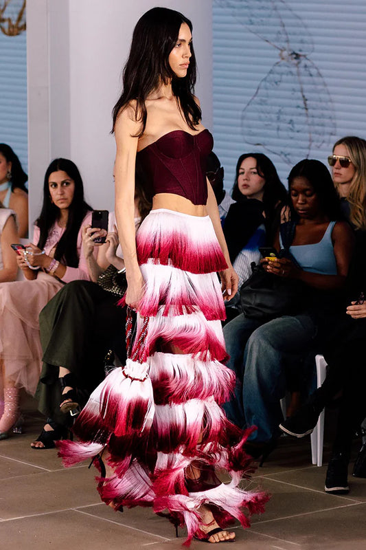 Elegantes, elastisches Maxikleid mit Fransen an der Taille 