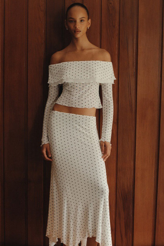 Schulterfreies, gepunktetes Zweiteiler-Set