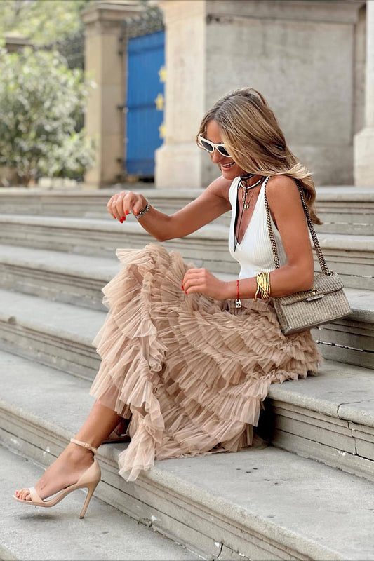 Hoch taillierter Stufenrock aus Netzstoff