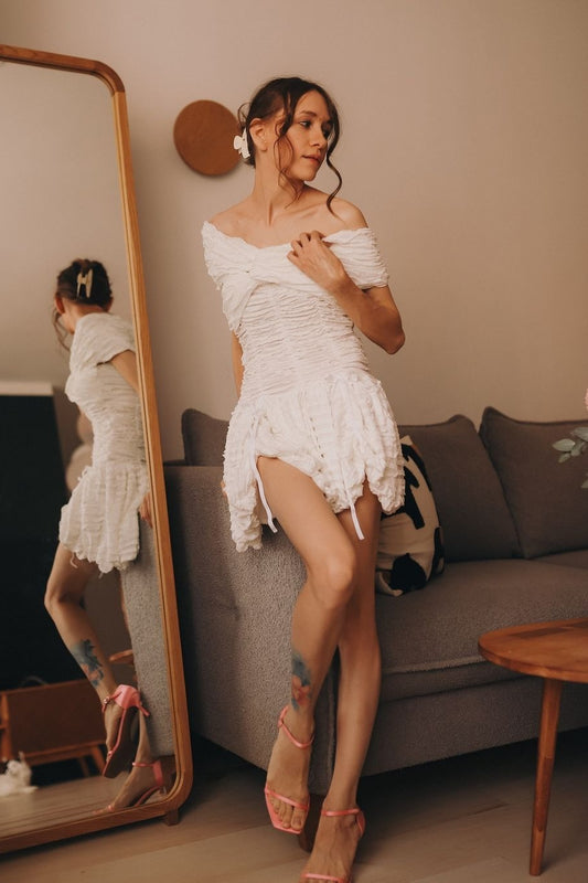 Strukturiertes Boho-Kleid mit überkreuzter Vorderseite