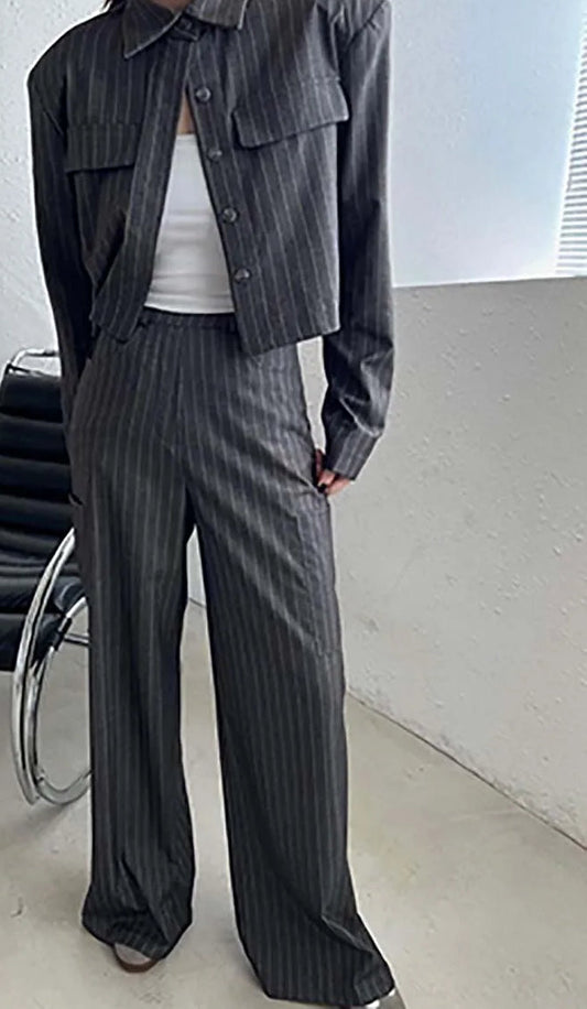 Graues, bedrucktes Büro-Zweiteiler-Set mit Taschen und Knöpfen