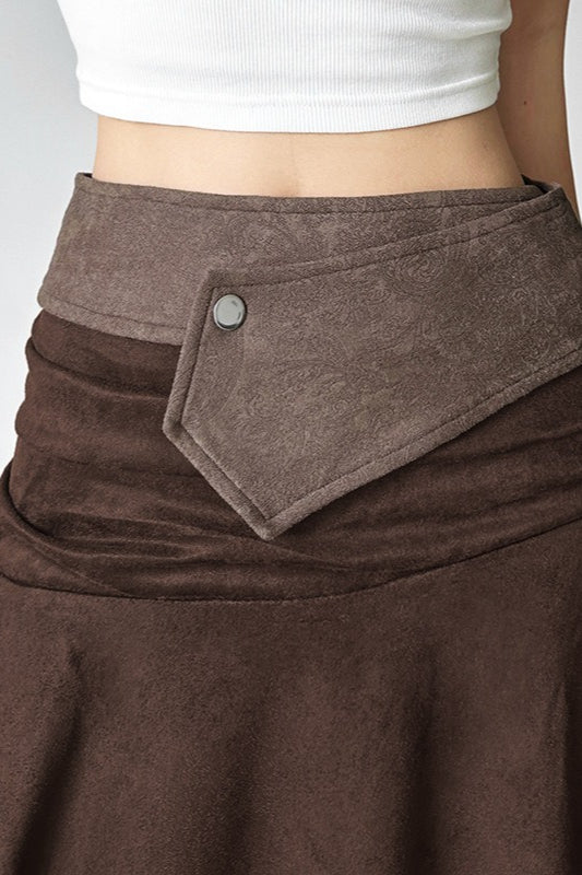 Einfarbiger, asymmetrischer Midirock