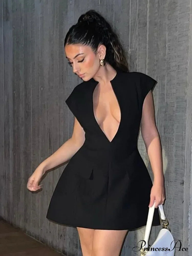 Black Deep Neck Charming Short Sleeve Mini Dress
