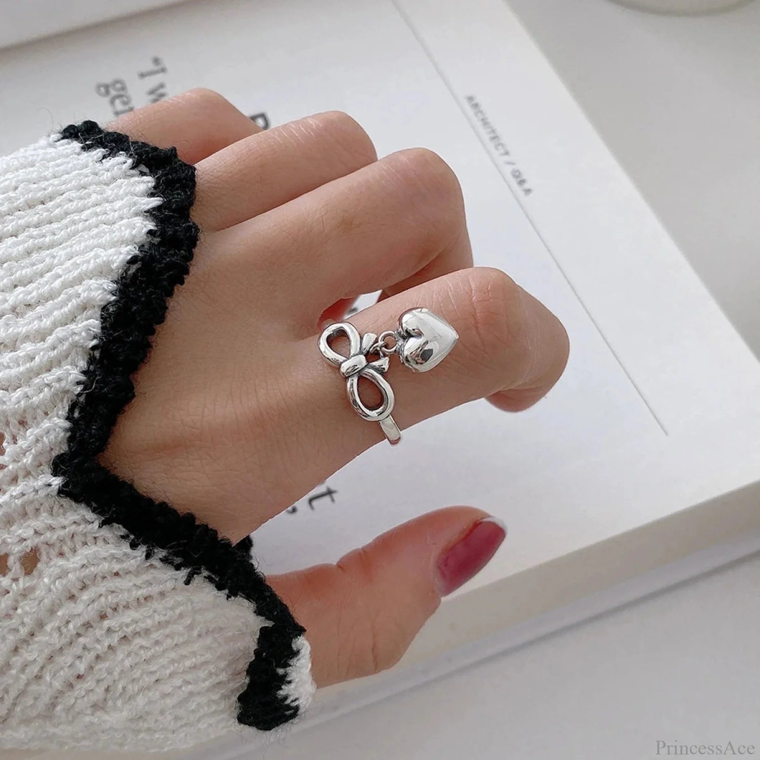 Bow Affection Pendant Gothic Circle