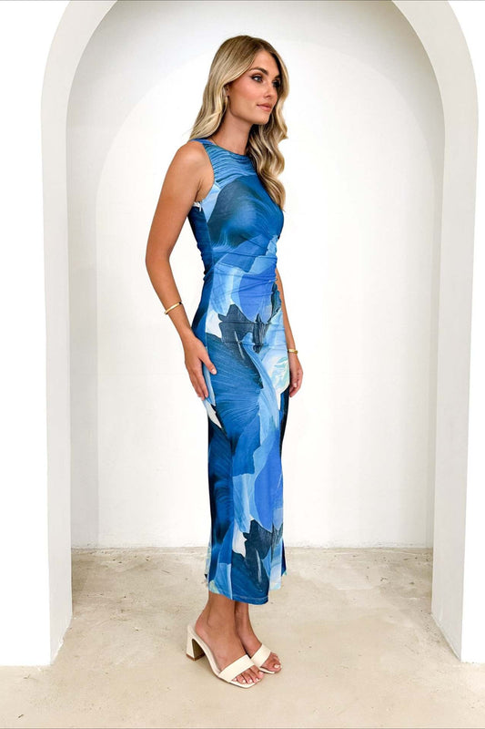 Elegantes Maxikleid mit Blumenmuster und schmaler Taille