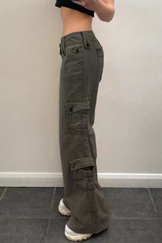 Vintage-Cargohose aus Denim mit mehreren Taschen und mittlerer Taille