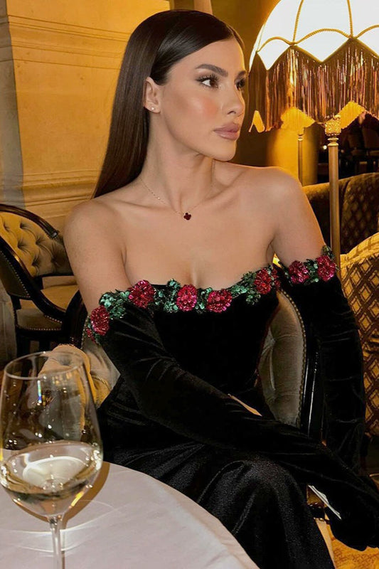 Pailletten-Bustier, schmal geschnittenes langes Handschuh-Set, Samtkleid