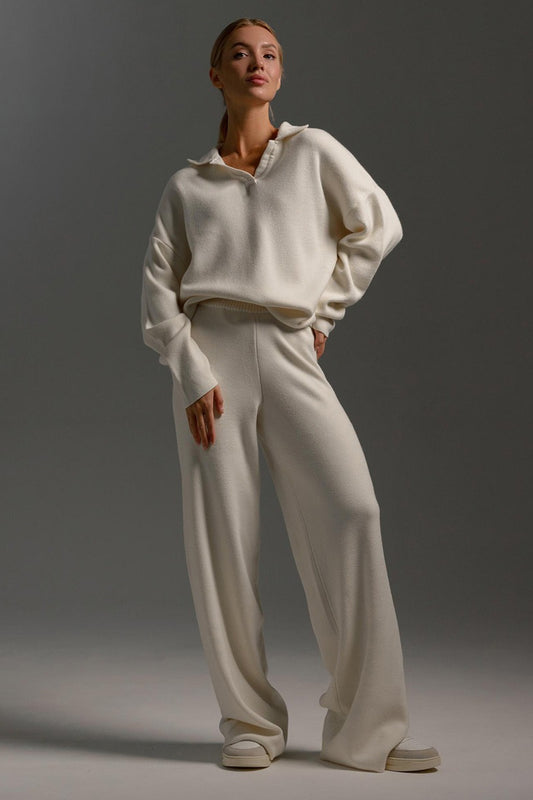 Zweiteiliges Set aus Polo-Pullover und weit geschnittener Hose