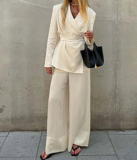 Aprikosenfarbenes, gerade geschnittenes Büro-Zweiteiler-Set