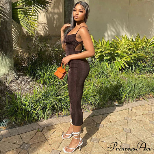 Edles, seidiges Maxikleid mit Wasserfallausschnitt