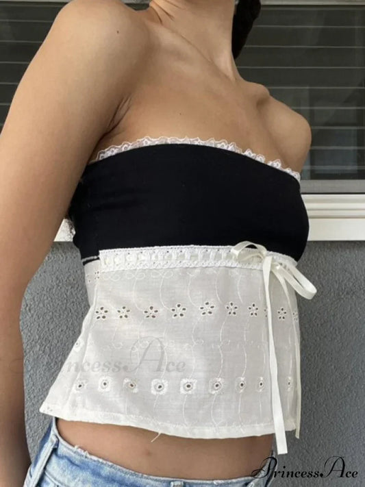 Sexy, schlankes Crop-Top mit zarter Spitze und Hohlspleiß