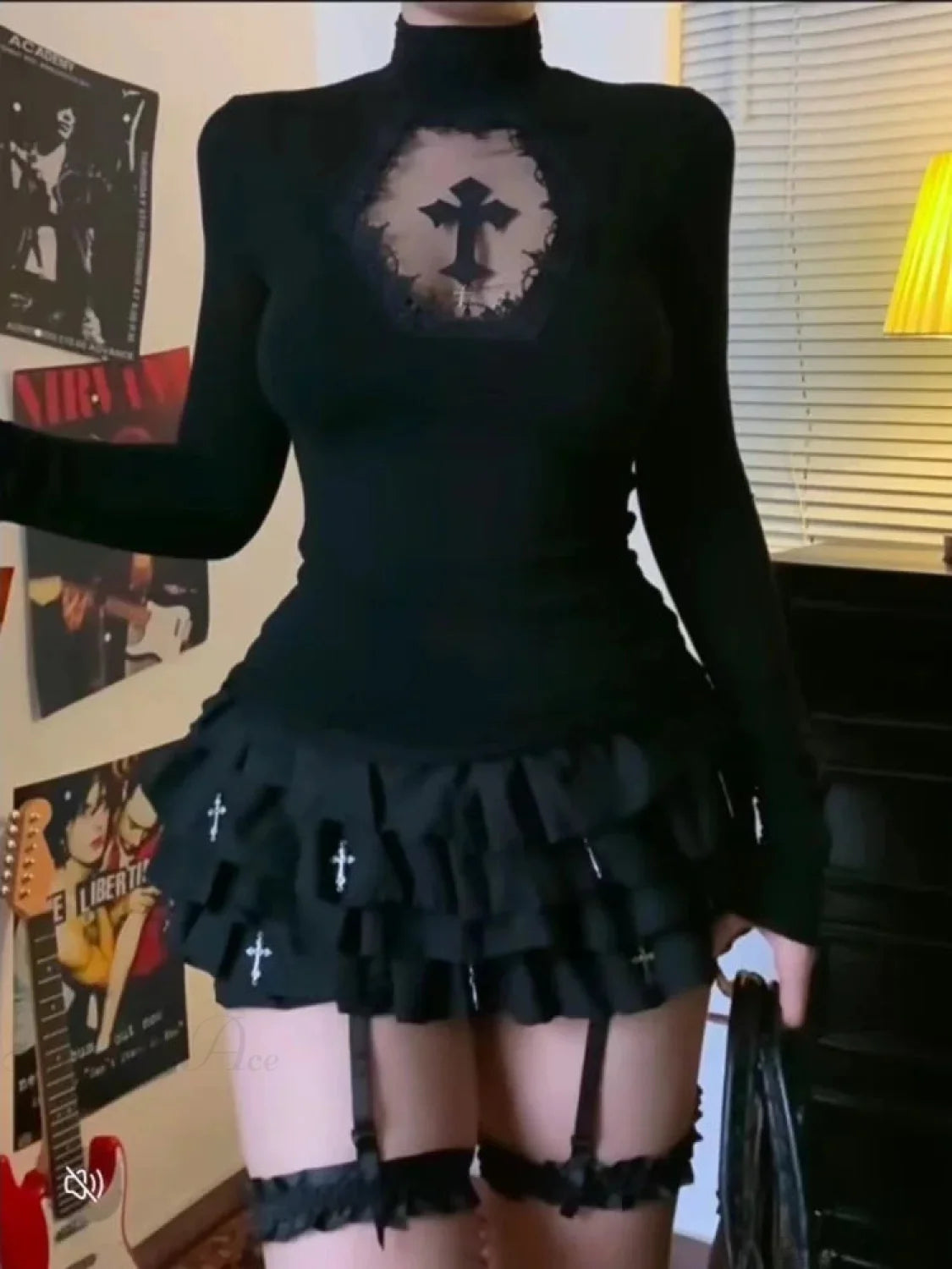 Cross High-neck Knit Top Black / S