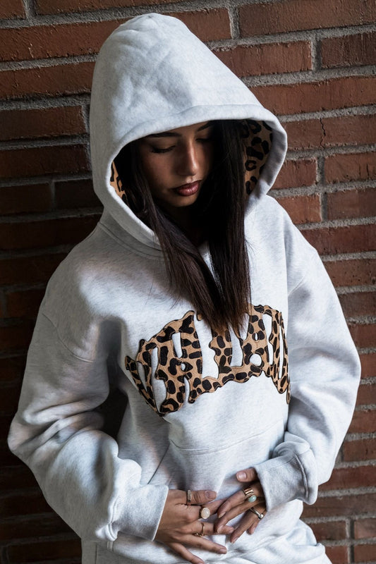 Kapuzenpullover mit Leopardenmuster, gefüttert und Buchstabenstickerei