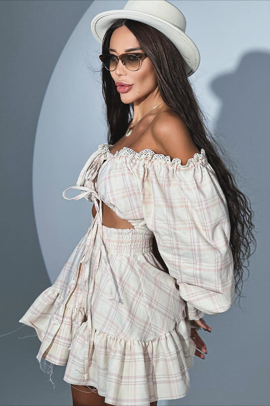 Minikleid mit Cut-out-Spitze und schulterfreiem Ausschnitt