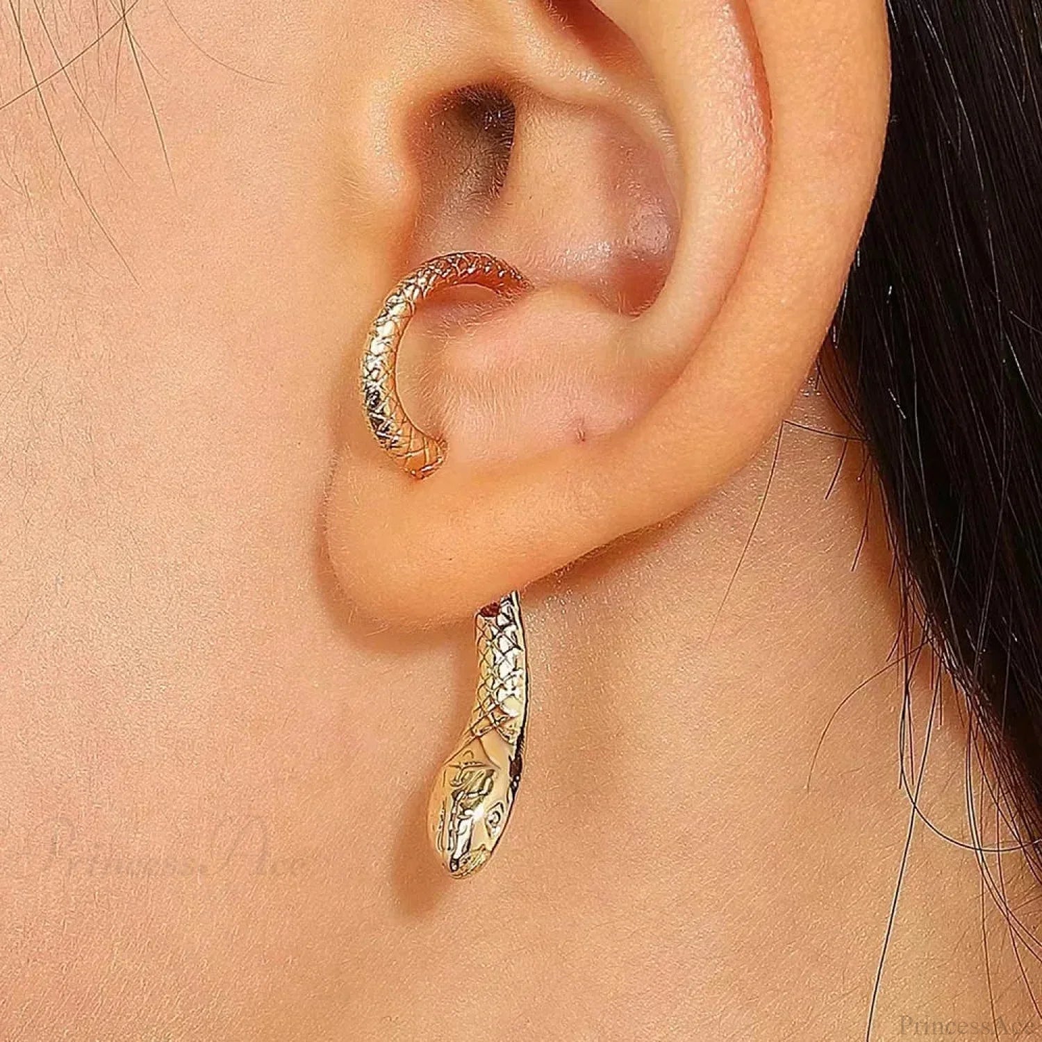 Dark Animal Serpent Clasp Character Earring color1