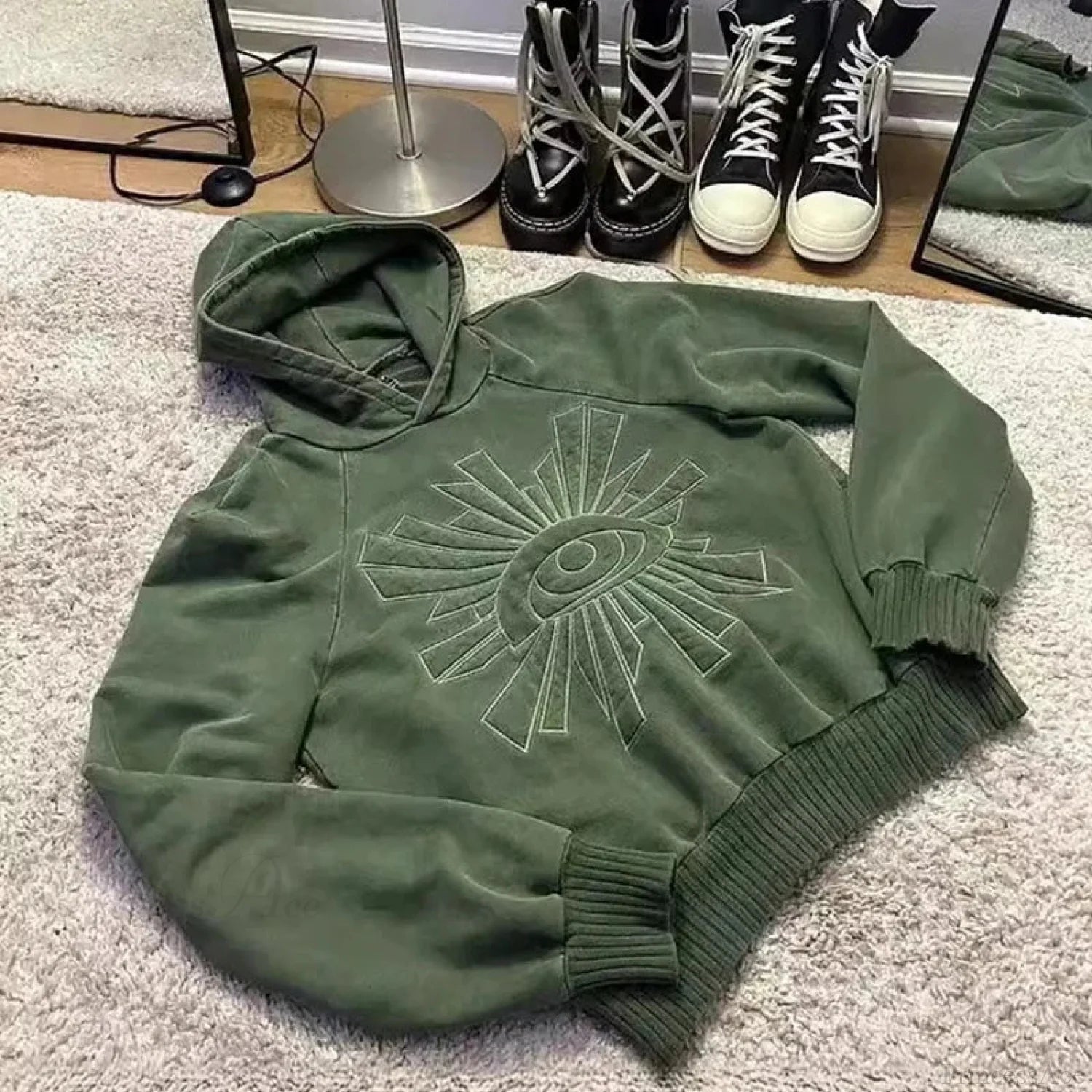 Dark Eye Print Pullover Hoodie