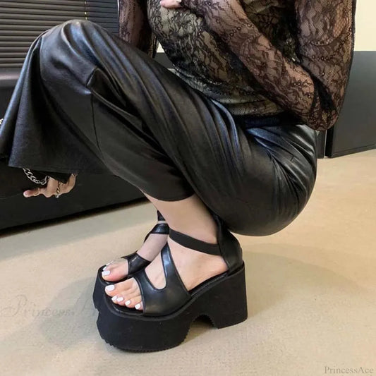 Dark Gothic Platform Chunky Sandal Black / 35