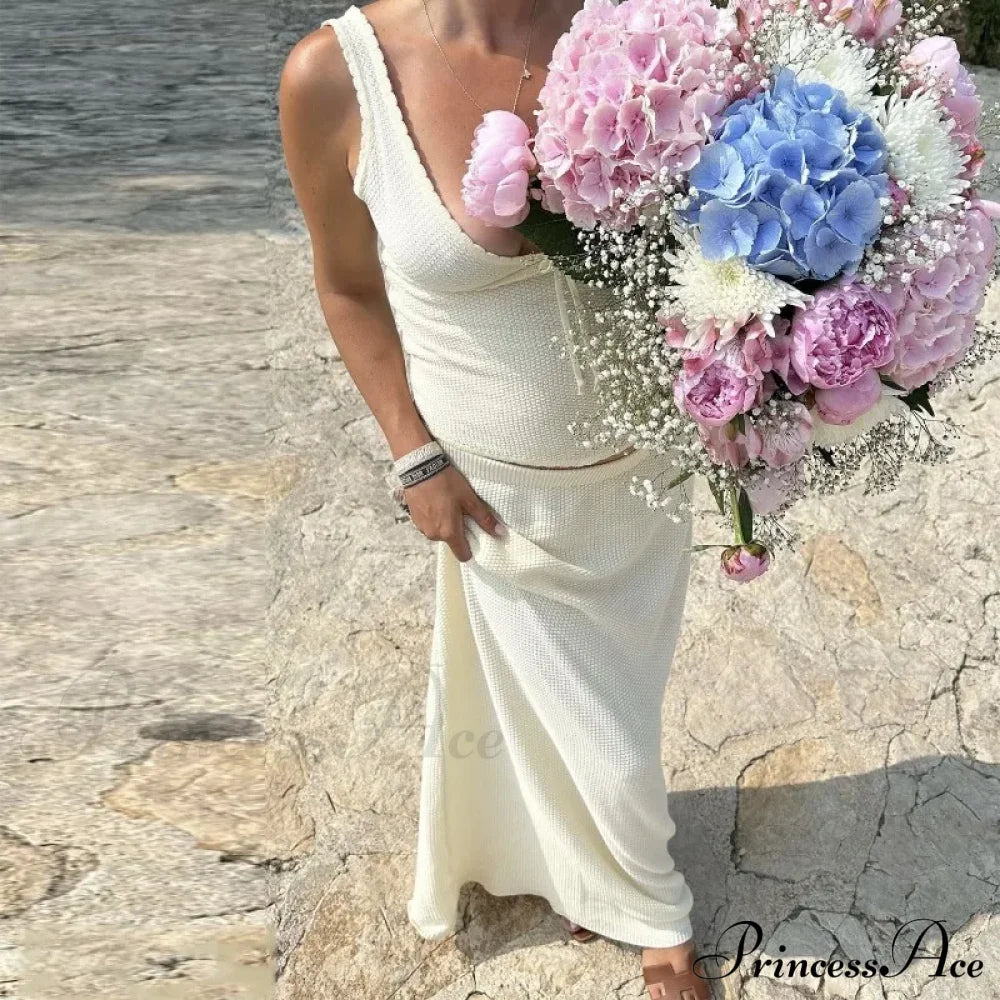 Deep V-Neck Stylish White Seam Top