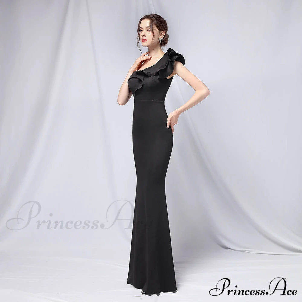 Delana Formal One Charming Shoulder Satin Dress S.o. Long Dresses