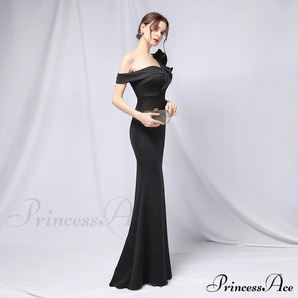 Delana Formal One Charming Shoulder Satin Dress S.o. Long Dresses