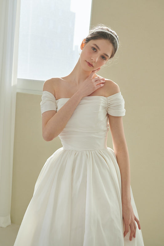 Elegant Vintage Off Shoulder Wedding Dress