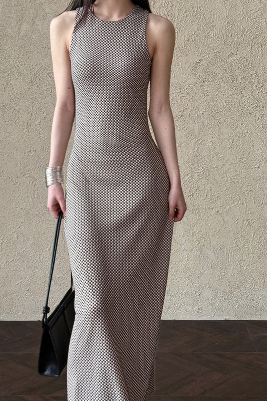 Ärmelloses, kariertes, figurbetontes Maxikleid