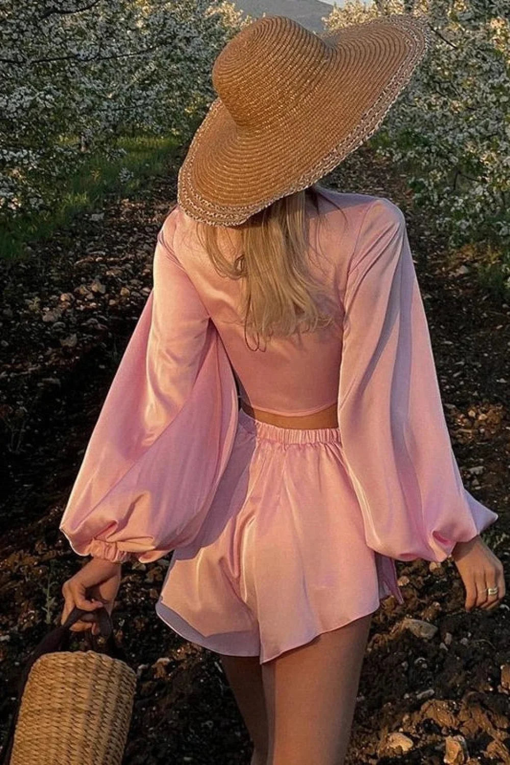 Front Tie Low Cut Full Sleeve Crop Top Flow Shorts Two Pieces Set twopiecesset-250126