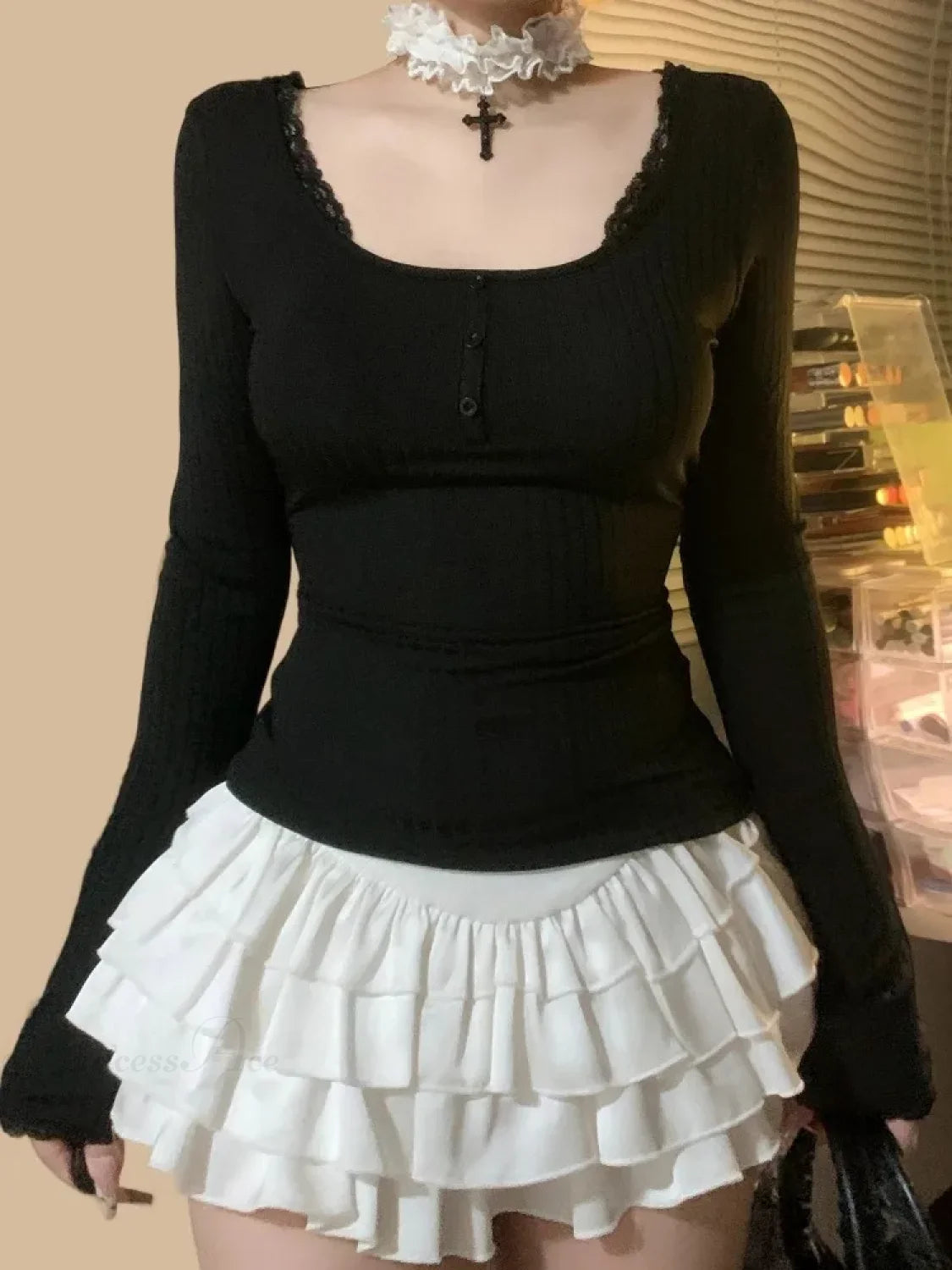 Lace O-neck Knit Top