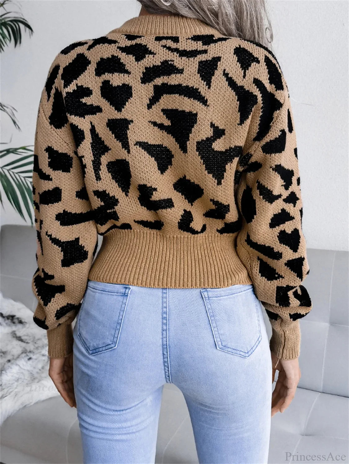 Leopard Pattern Waist Collection Round Neck Sweater