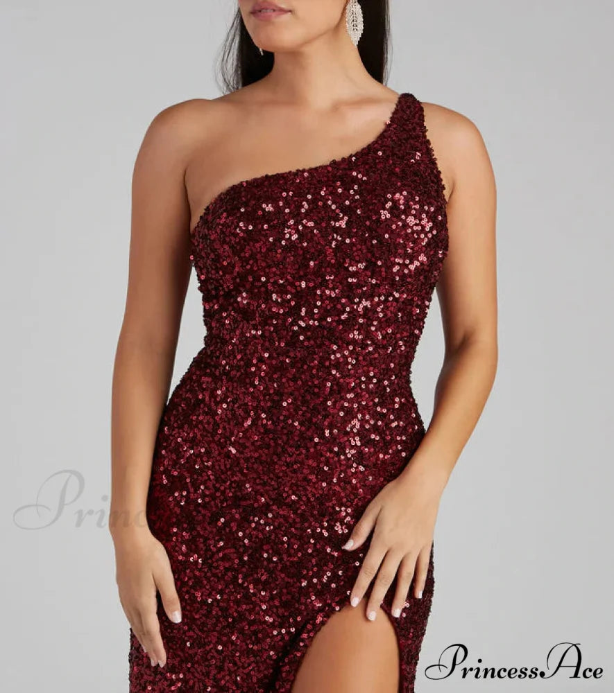Lyla Formal One Charming Shoulder Sequin Dress S.o. Long Dresses