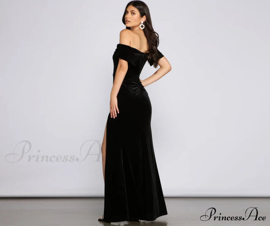 Olivia Formal Velvet Charming Off-The-Shoulder Maxi Dress S.o. Long Dresses