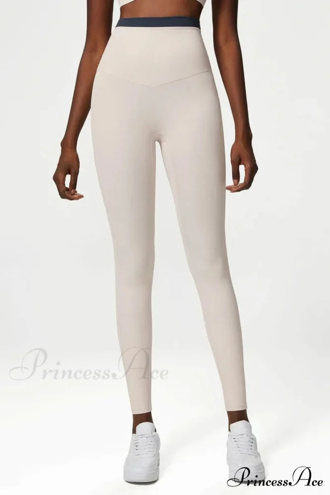 Peyton Sports Bra And Graceful Leggings Set Milk White