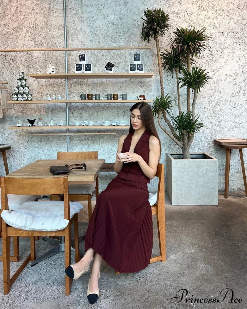 Pleated Midi Skirt Charming And Vest Set