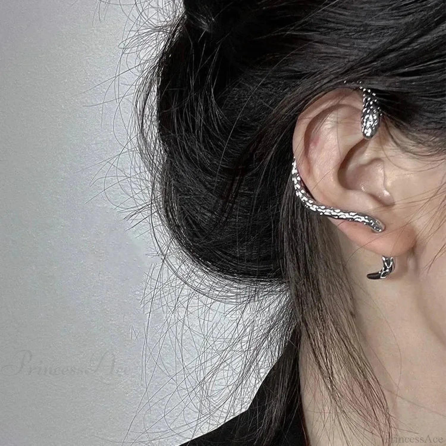 Reptile Rebellious Clasp Earring Without Piercing silver right
