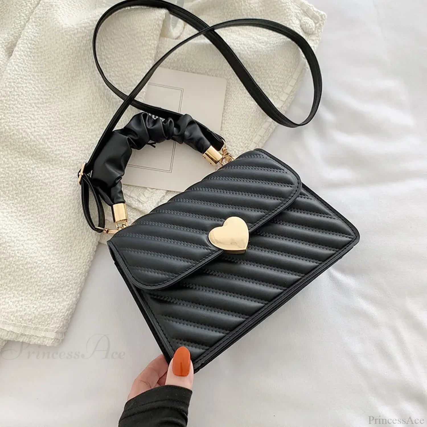 Rhombus Pleated Heart-Shaped Tote Crossbody Black crossbody-250126