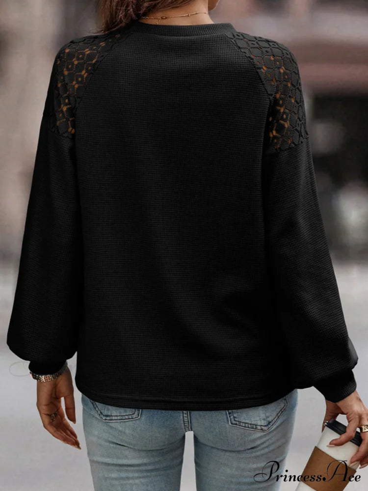 Round Lantern With Blouse Arm Neck