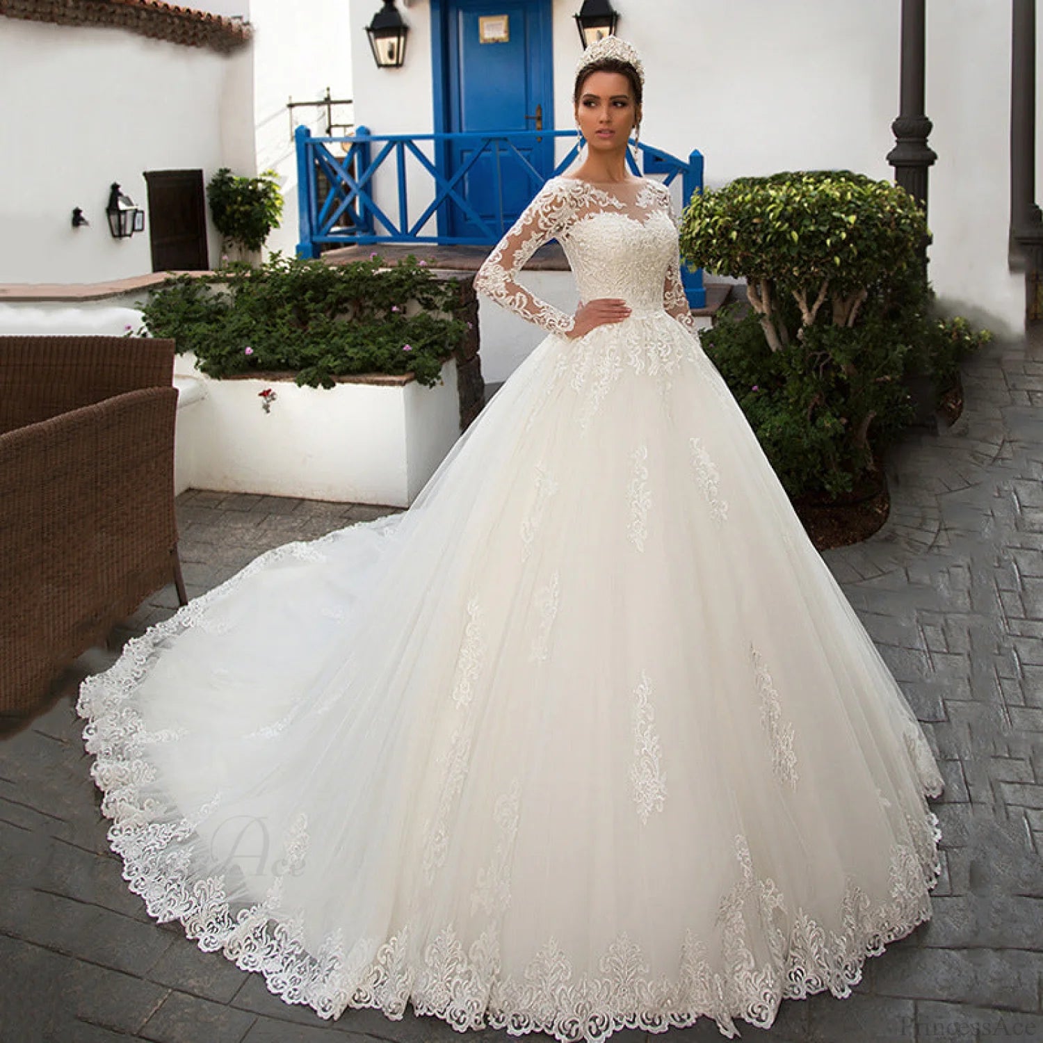 Round Neck Long Sleeve Lace Wedding Dress weddingdress-250223
