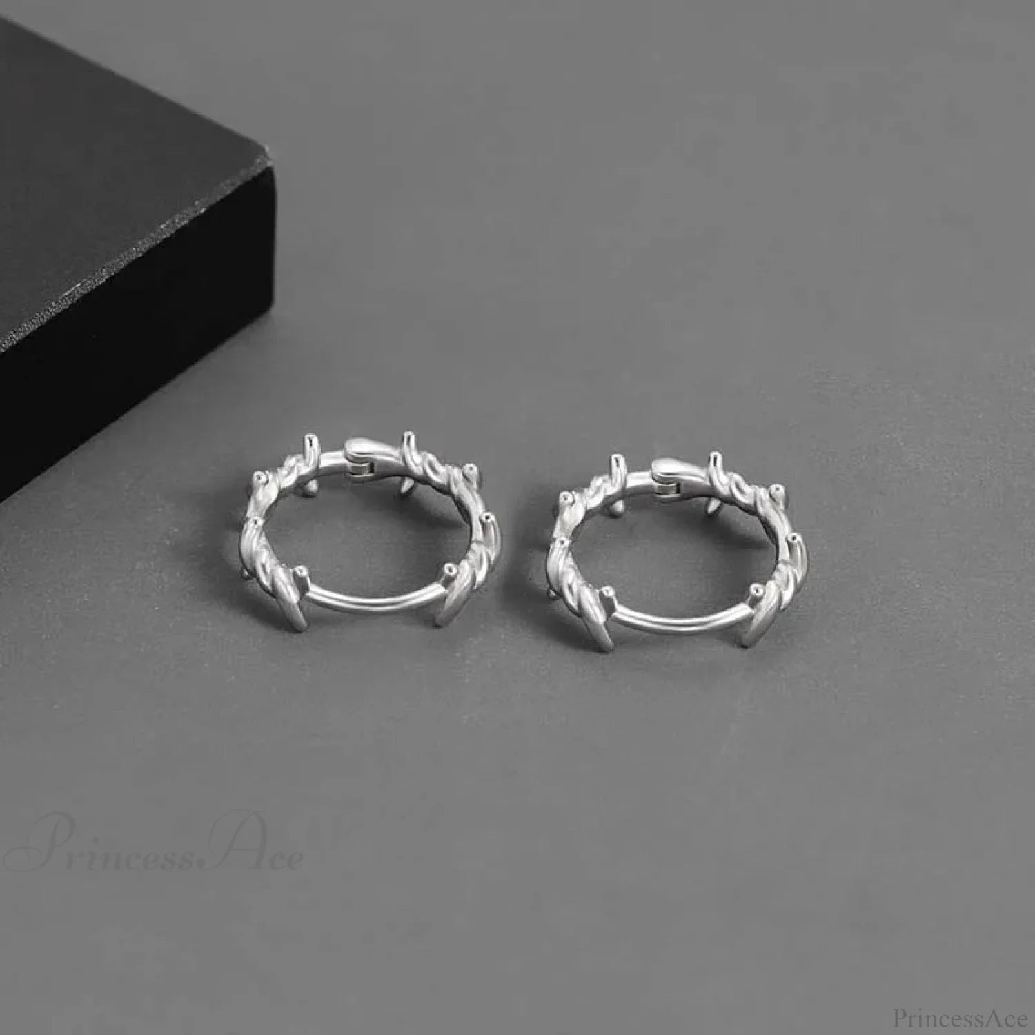 Shiny Thorns Circle Little Rebel Earring