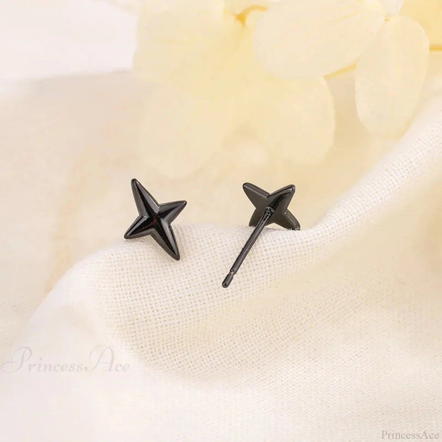 Shiny Thorns Circle Little Rebel Earring Black1
